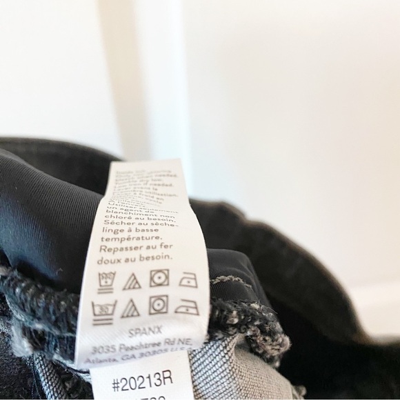 SPANX Vintage Gray Ankle Stretch Jeans - Picture 4 of 14